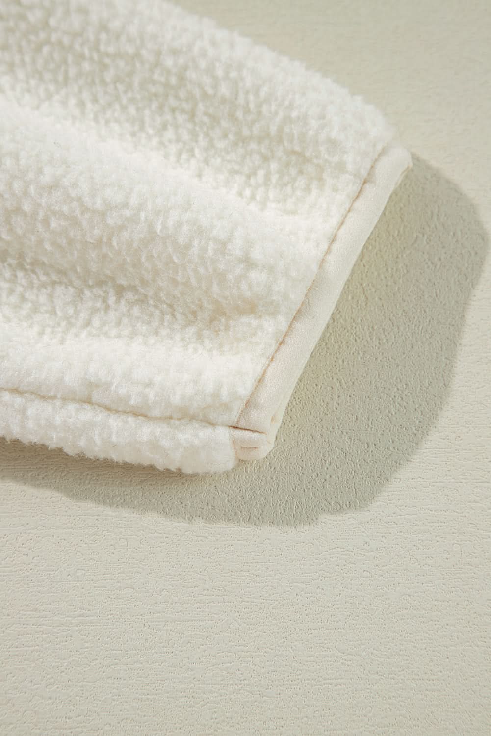 White fleece collar sweatshirt - Love Salve